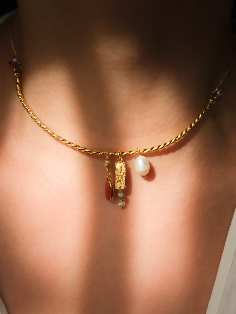 Solaria Burgu Choker