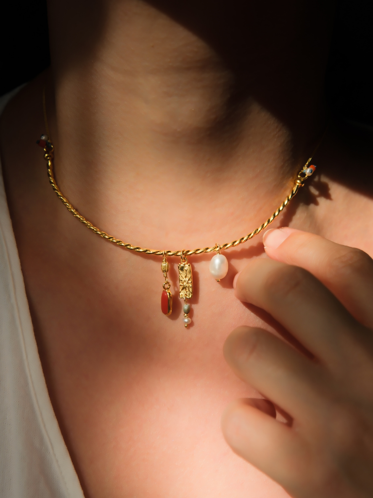 Solaria Burgu Choker