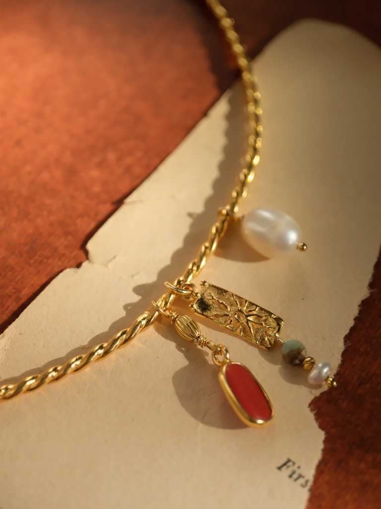 Solaria Burgu Choker